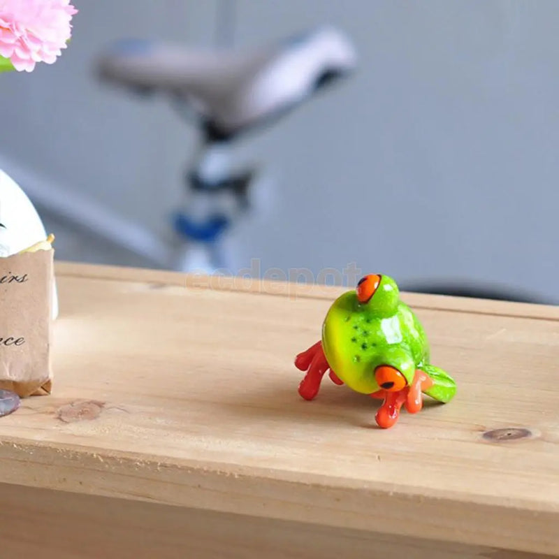 Funny Frog Miniatures Decor